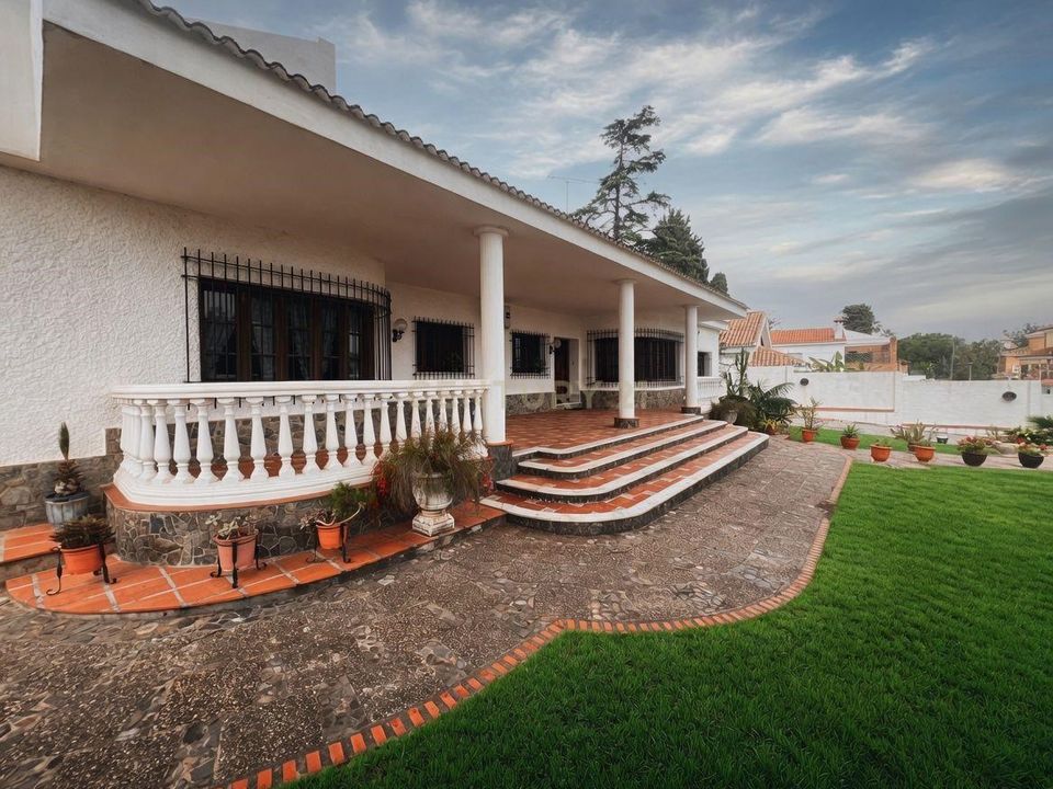 Villa i Malaga city, Malaga - foto 1