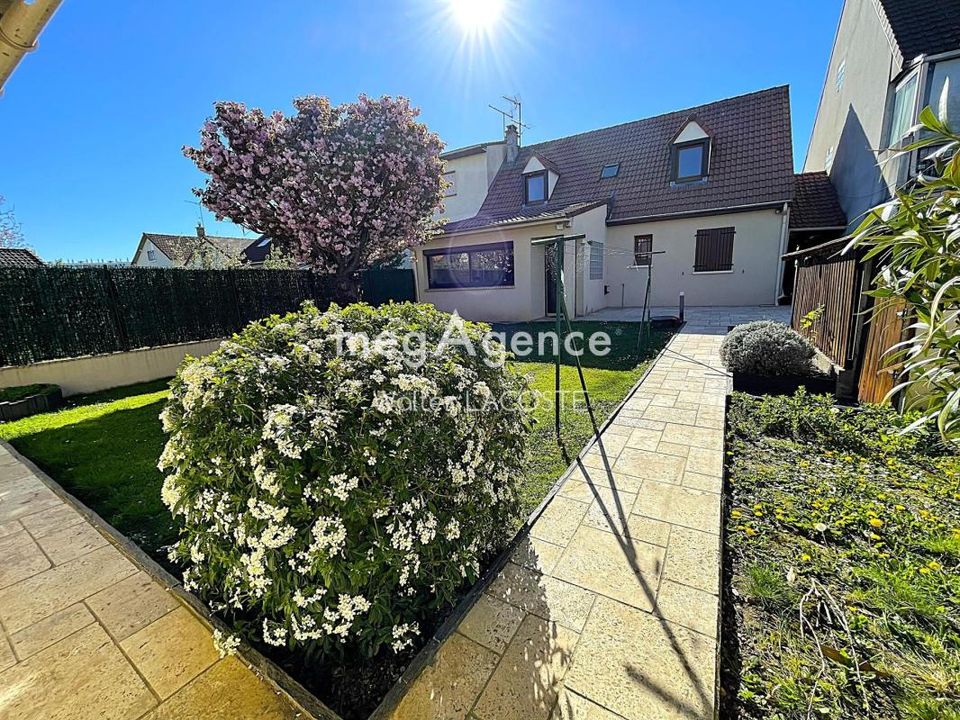 Villa i Les Clayes-Sous-Bois, Yvelines - foto 1