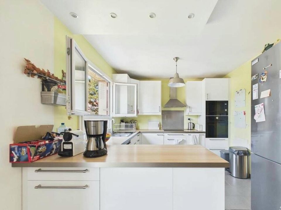 Bungalow i Bondy, Seine-Saint-Denis - foto 1