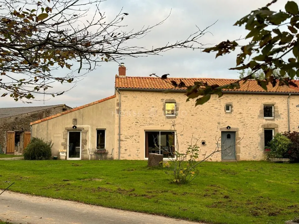 Landejendom i La Roche-sur-Yon, Vendee - foto 1