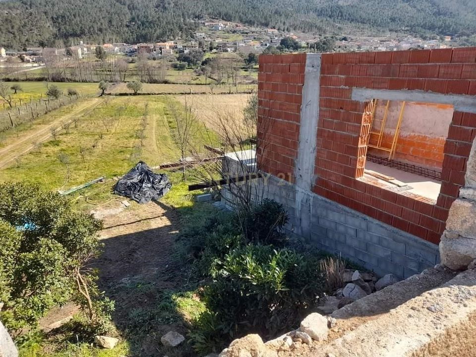 Helårsgrund i Vila Pouca de Aguiar, Vila Real - foto 1