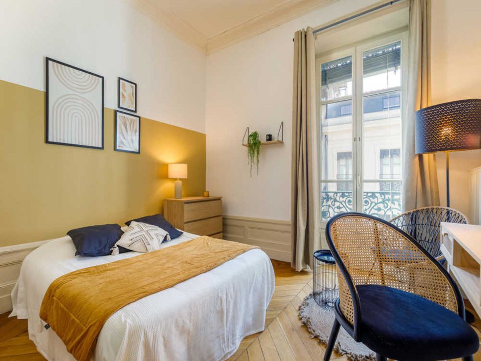 Apartment in Lyon, Rhone - photo 2