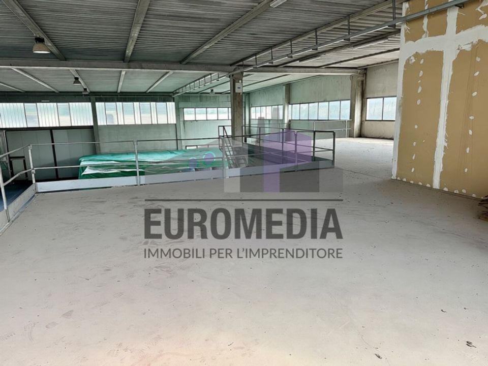 Erhvervsejendom i Ronca, Verona - foto 3