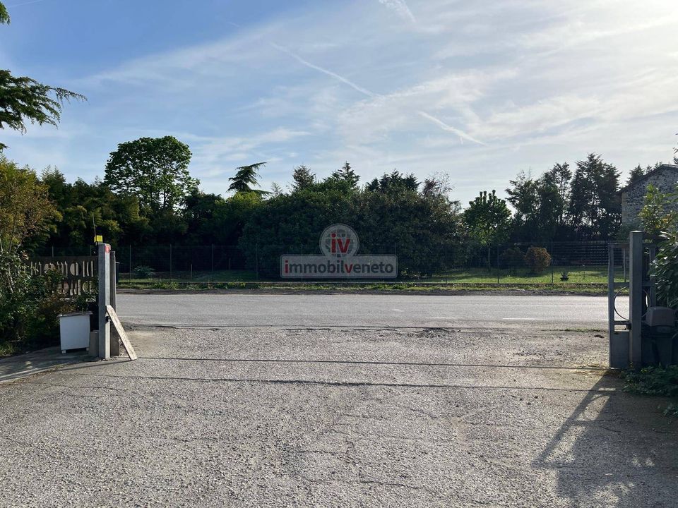 Erhvervsejendom i Lonigo, Vicenza - foto 2