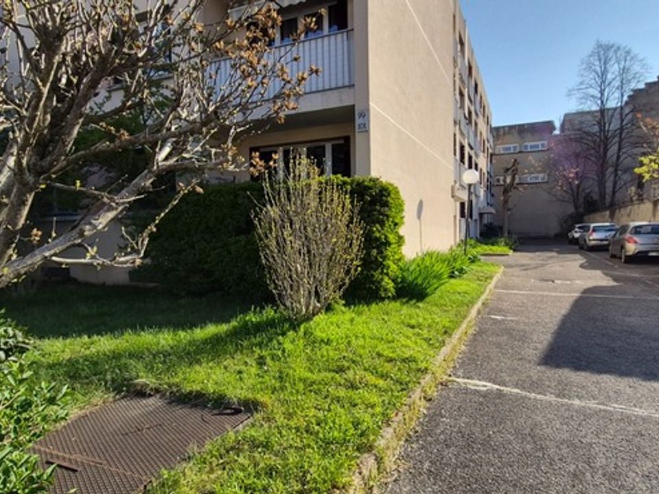 Lejlighed i Villeurbanne, Rhone - foto 1