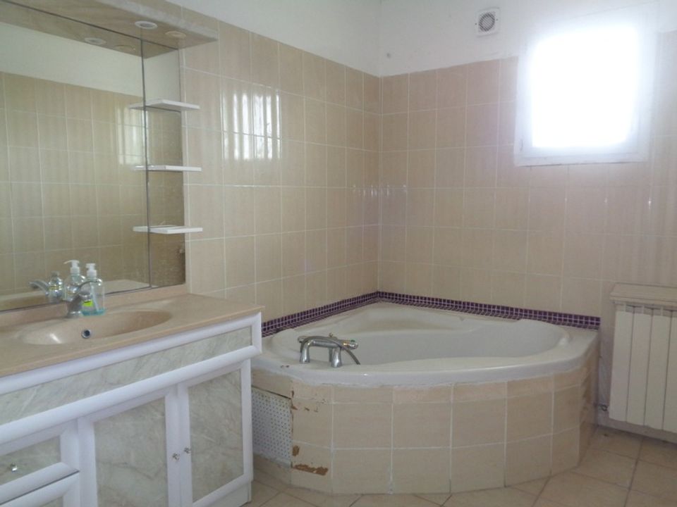 Villa in Saint-Genis-De-Saintonge, Charente-Maritime - foto 4