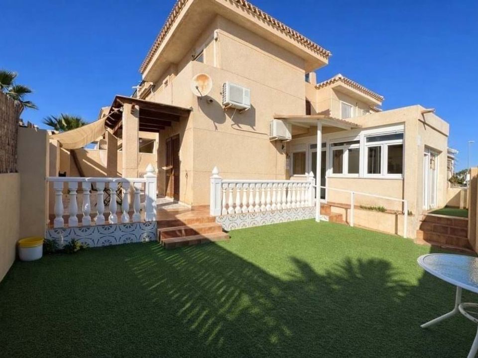 Villa i Orihuela Costa, Alicante - foto 1