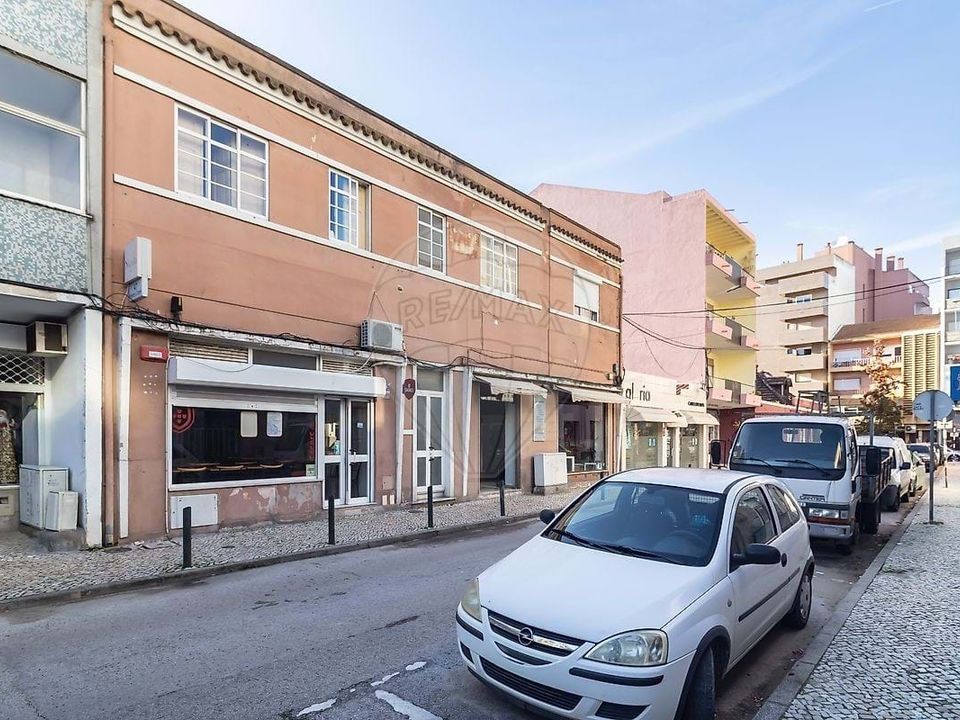 Erhvervsejendom i Barreiro, Setubal - foto 1