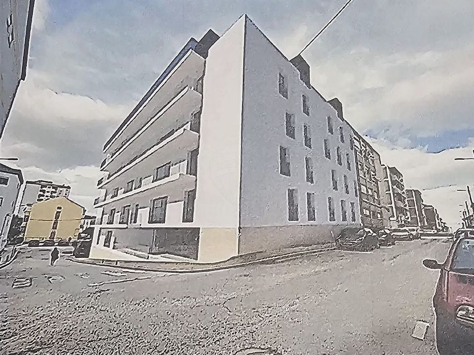 Commercial property in Barreiro, Setubal - photo 1