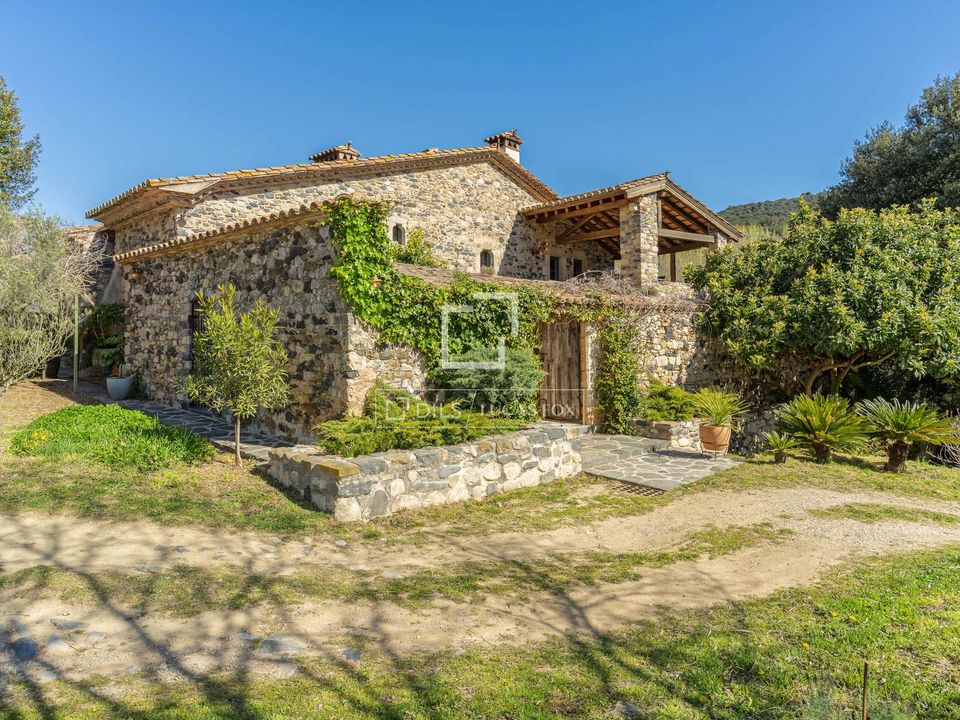 Herregård i Sant Marti De Llemena, Gerona - bilde 1
