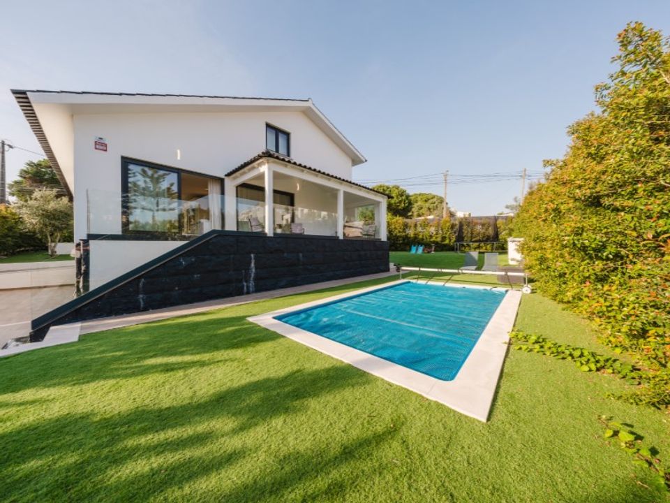 Villa i Rio de Mouro-Estacao, Lisbon - bilde 1