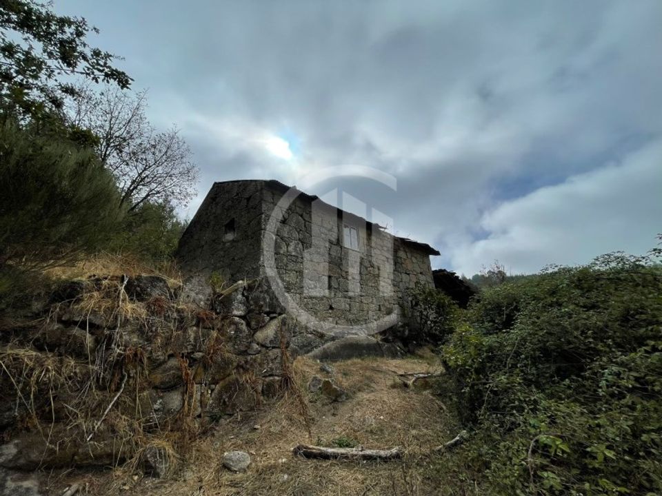 Helårsgrund i Sameice e Santa Eulalia, Guarda - foto 2
