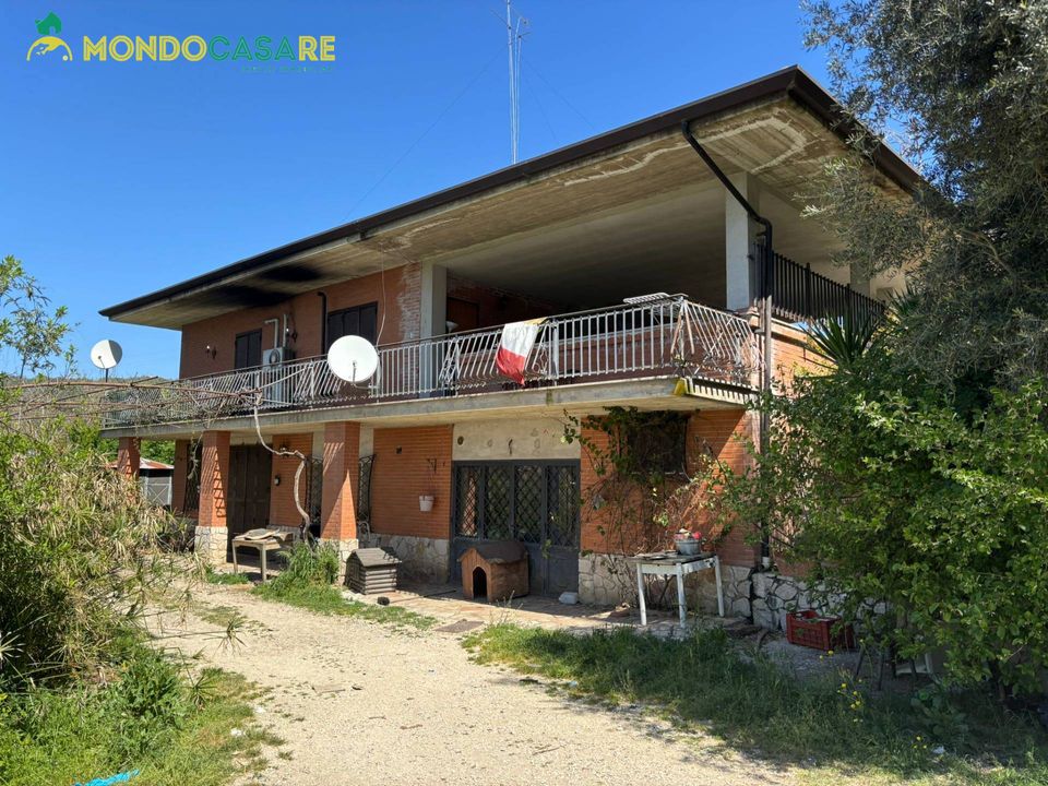 Villa a Fara in Sabina, Rieti - foto 1
