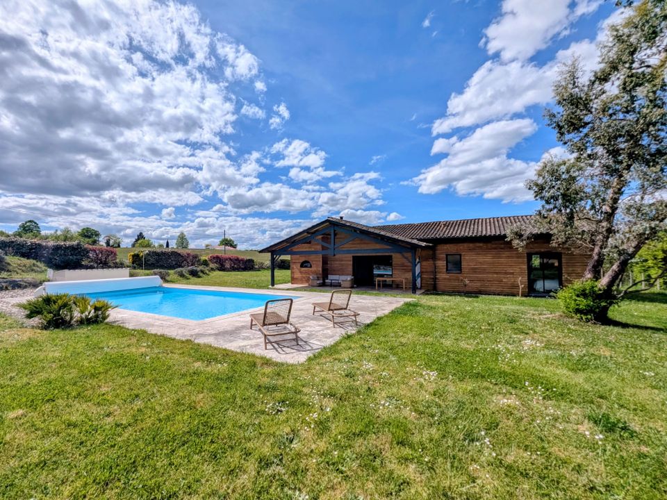 Villa in Monflanquin, Lot-et-Garonne - foto 1