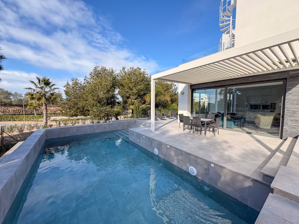 Villa in Orihuela Costa, Alicante - photo 1