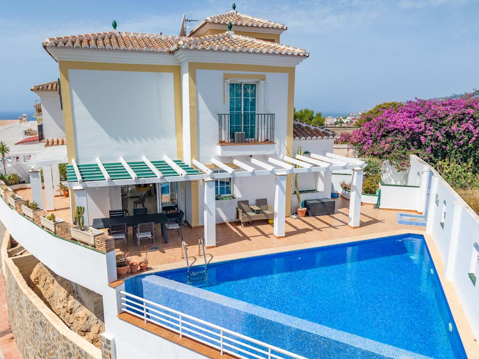 Villa i Nerja, Malaga - bilde 1