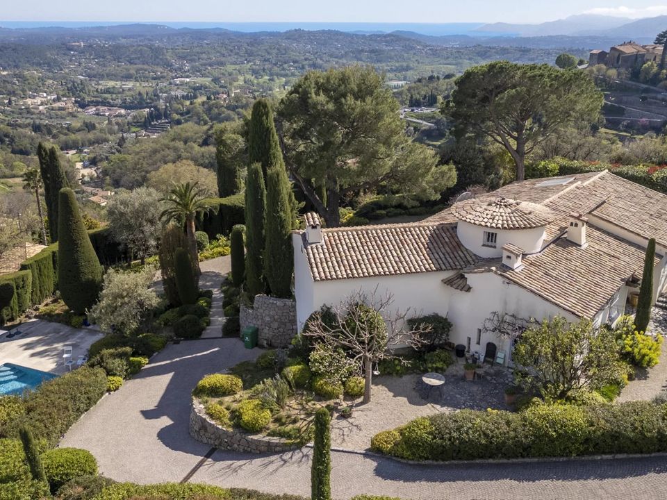 Villa i Chateauneuf-Grasse, Alpes-Maritimes - foto 1