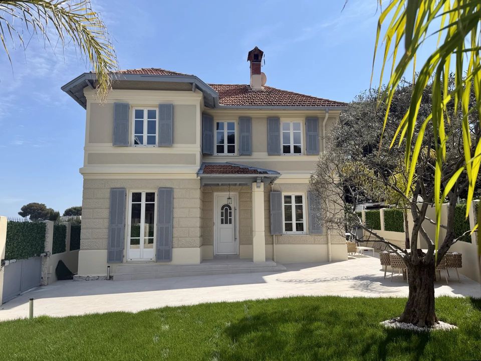 Villa i Roquebrune-Cap-Martin, Alpes-Maritimes - foto 1