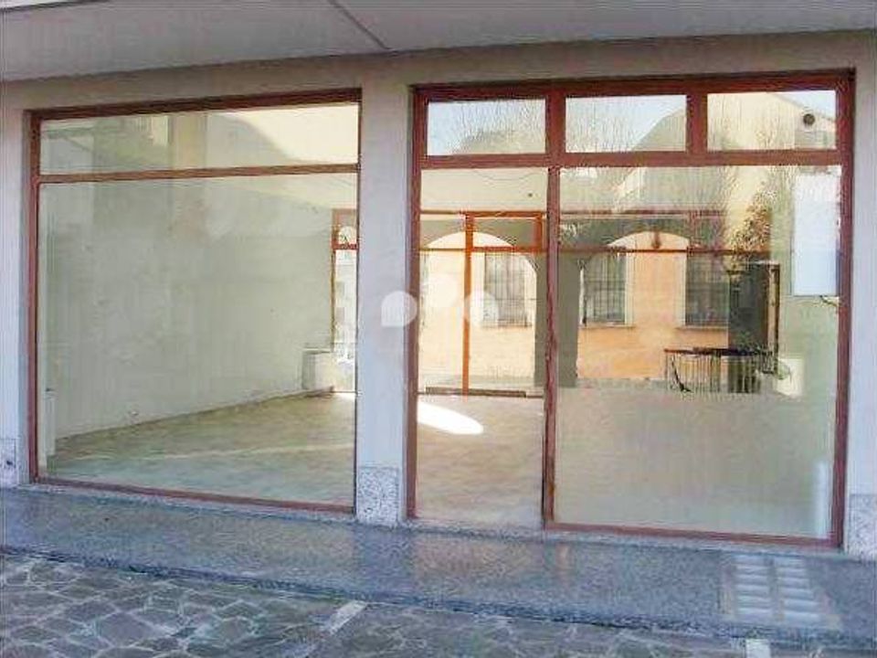Erhvervsejendom i Crema, Cremona - foto 1