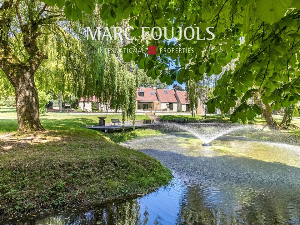 Landejendom i Fontaine-Chaalis, Oise - foto 1