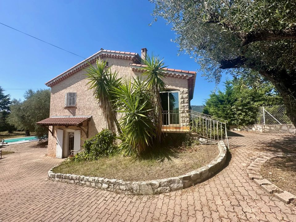 Villa in Contes, Alpes-Maritimes - foto 1