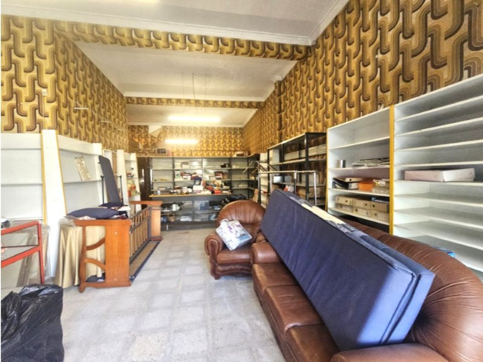 L'establiment comercial a Amadora, Lisbon - foto 2