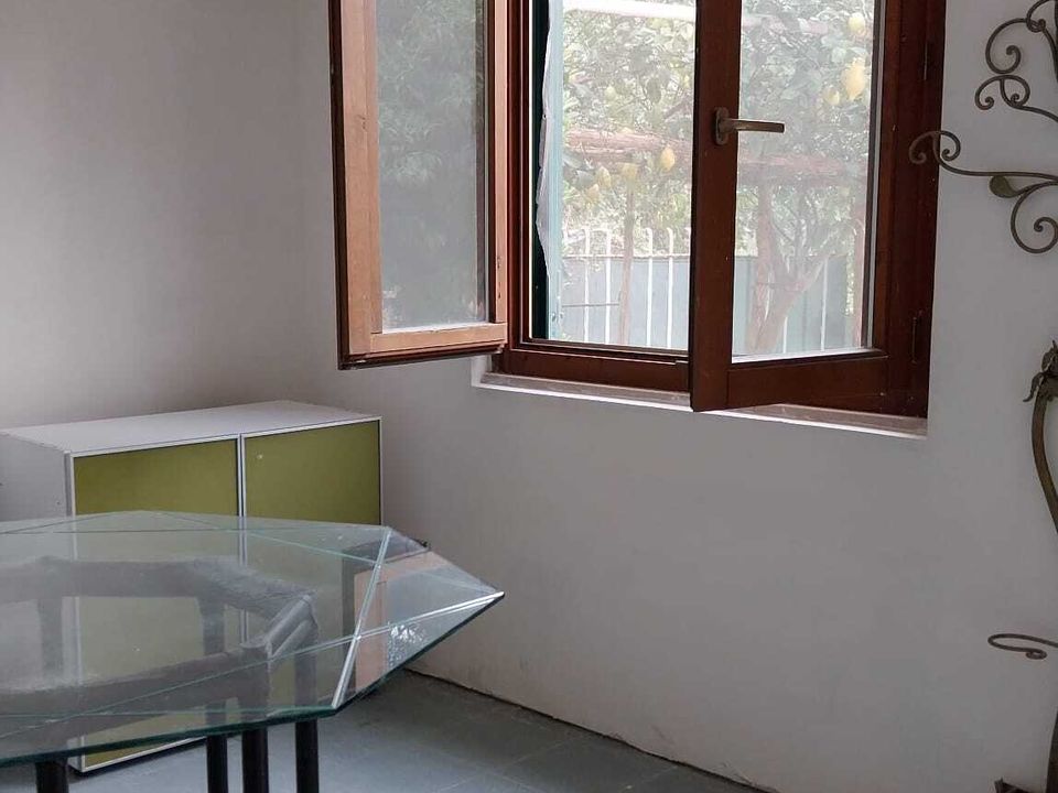 L'establiment comercial a Pellezzano, Salerno - foto 2