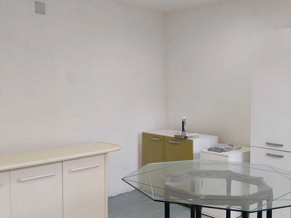 L'establiment comercial a Pellezzano, Salerno - foto 4