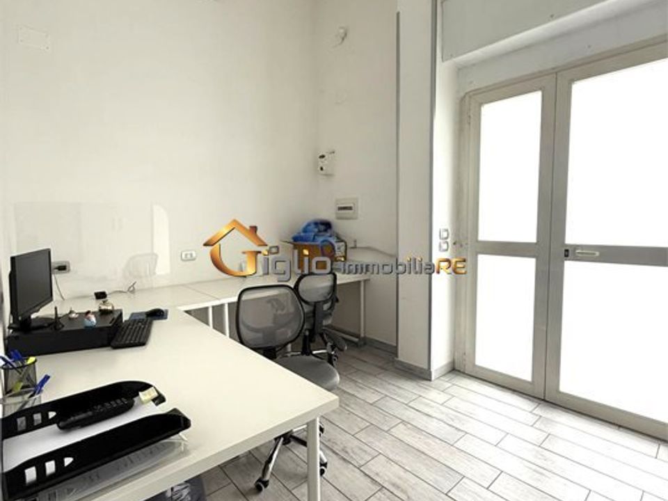 Propriedade comercial em Casoria, Naples - foto 1