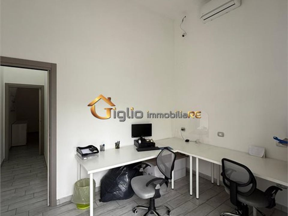 Propriedade comercial em Casoria, Naples - foto 2