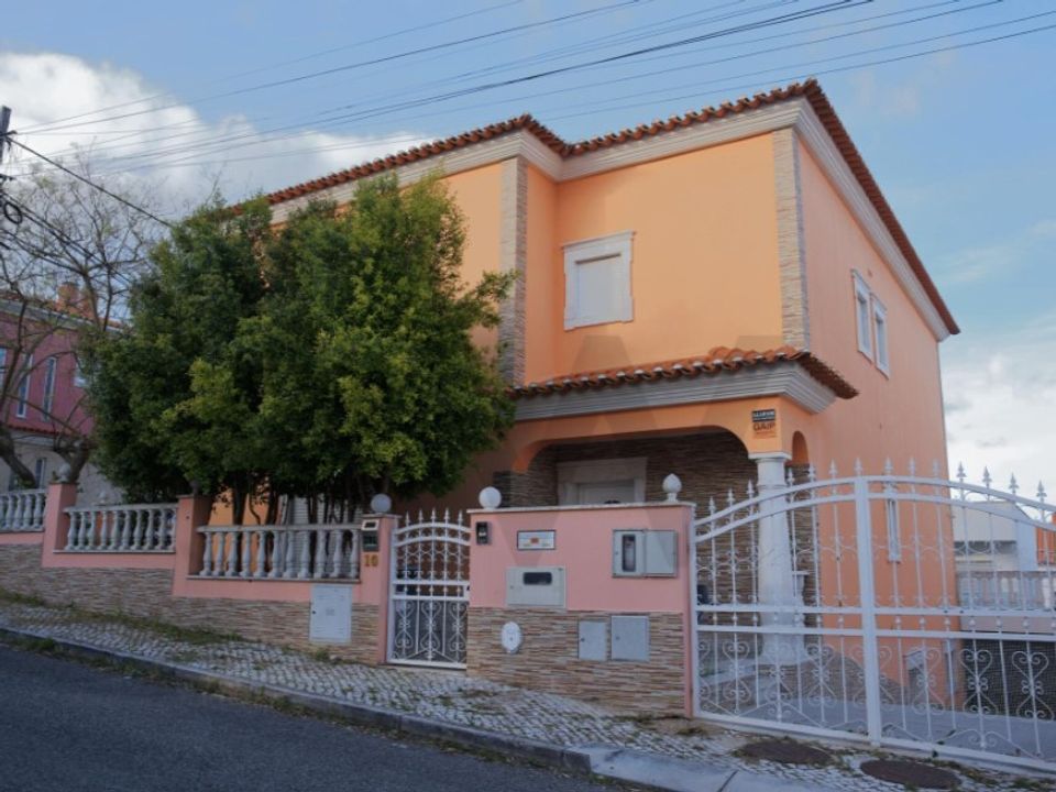 Villa i Santa Iria de Azoia, Lisbon - foto 1