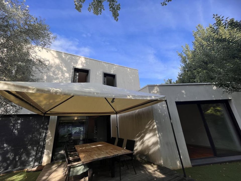 Villa a Villeurbanne, Rhone - foto 1