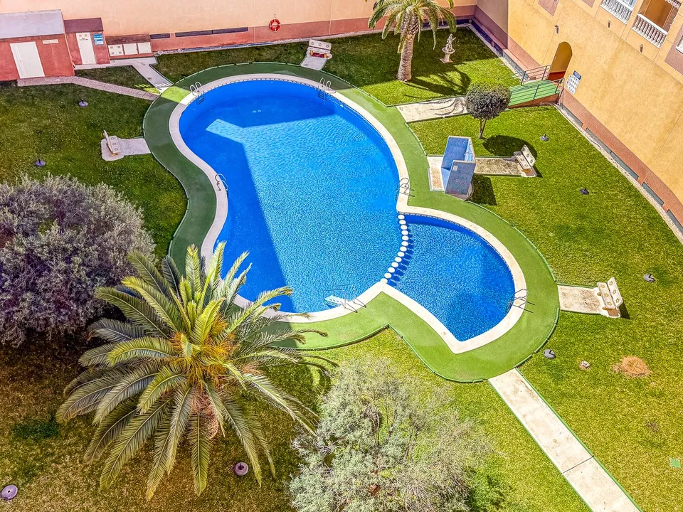 Lejlighed i Torrevieja, Alicante - foto 1