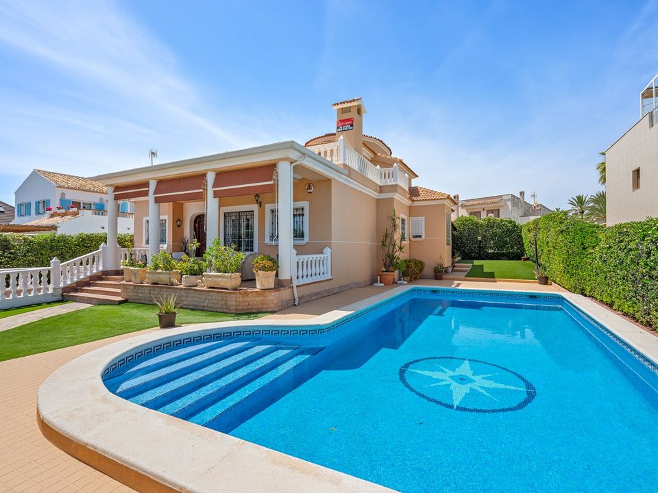 Villa i Torrevieja, Alicante - bilde 1