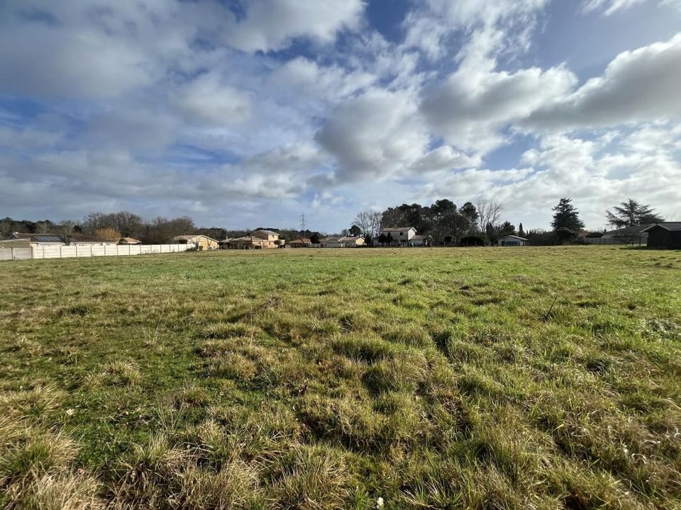 Terreno en Léognan, Gironde - foto 1