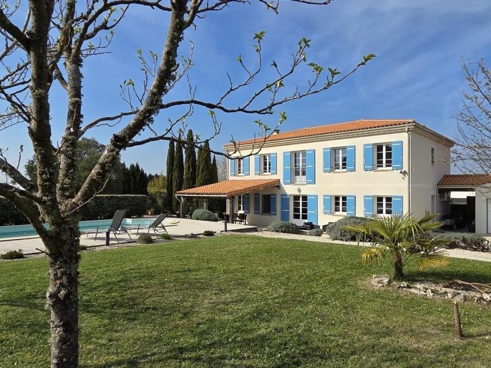 Villa i Mortagne-sur-Gironde, Charente-Maritime - bilde 1