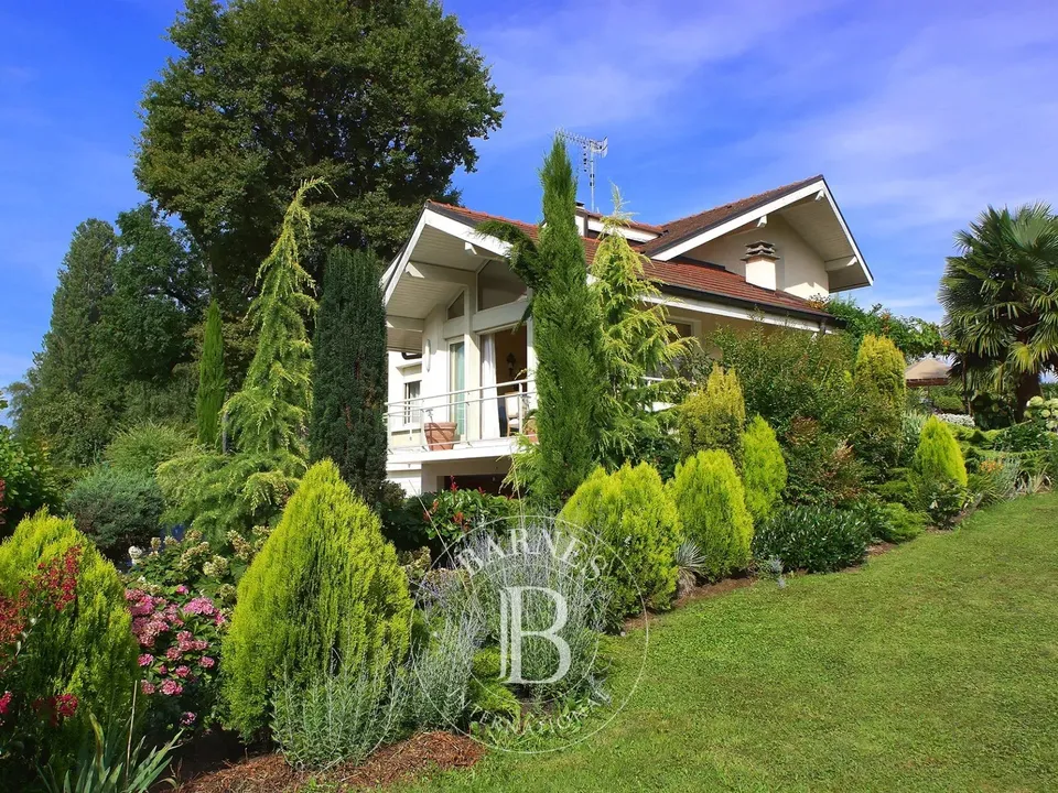 Villa i Yvoire, Haute-Savoie - foto 1