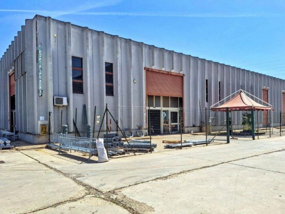 Erhvervsejendom i Elmas, Cagliari - foto 1