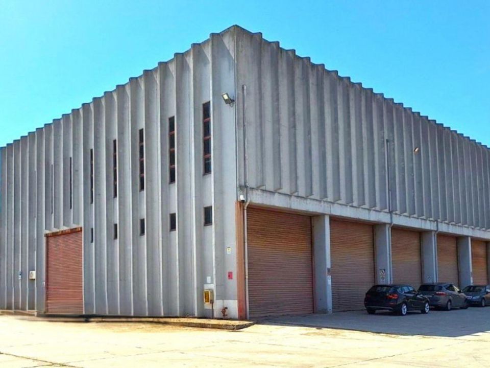 Erhvervsejendom i Elmas, Cagliari - foto 1