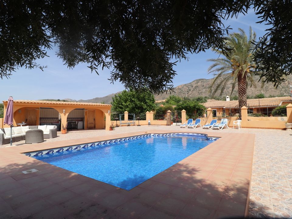Landejendom i Hondon De Las Nieves, Alicante - foto 1