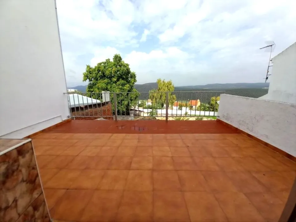 Landsbyhus i Bobadilla De Alcaudete, Jaen - foto 1