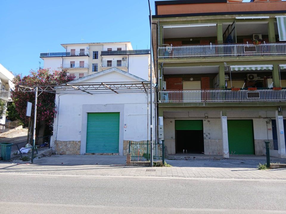 Erhvervsejendom i Eboli, Salerno - foto 1