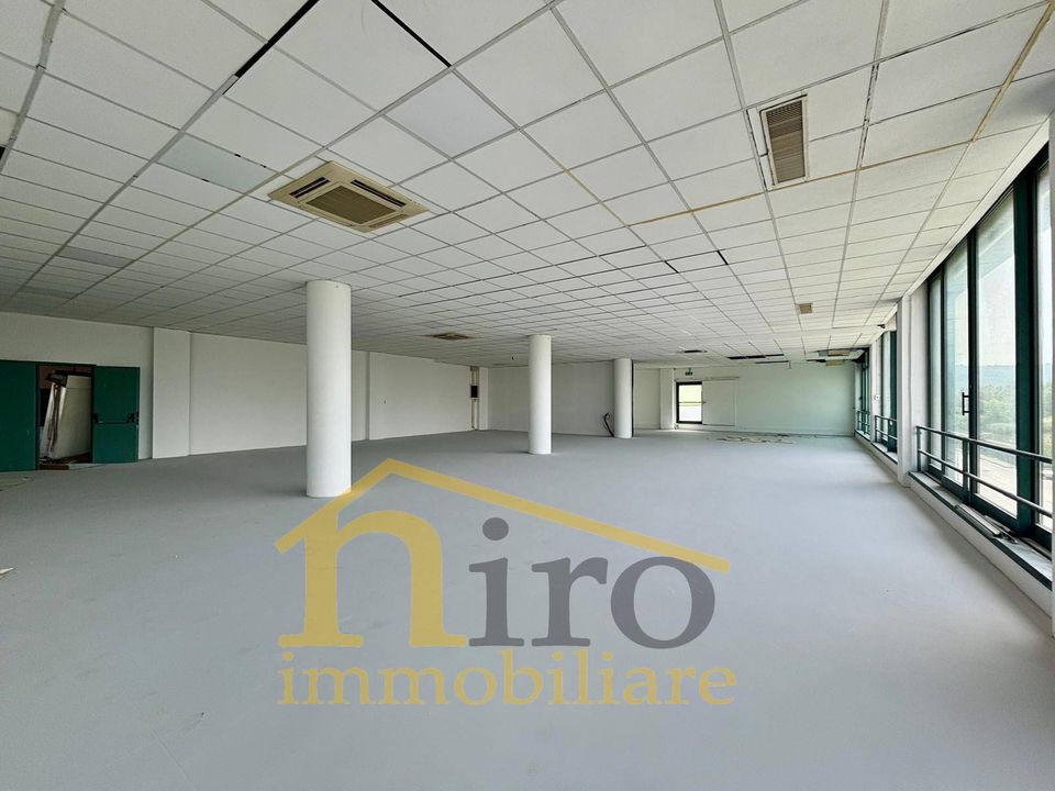 Erhvervsejendom i Citta Sant'Angelo, Pescara - foto 1