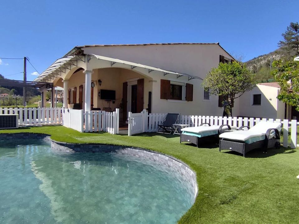Villa i Puget-Théniers, Alpes-Maritimes - foto 1