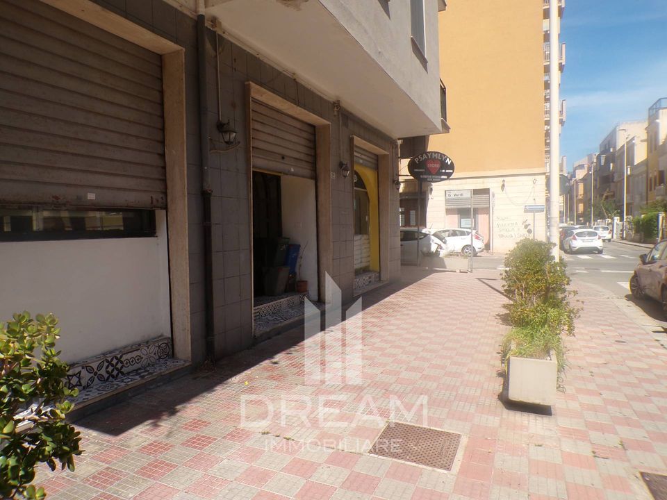 Erhvervsejendom i Cagliari, Cagliari - foto 1