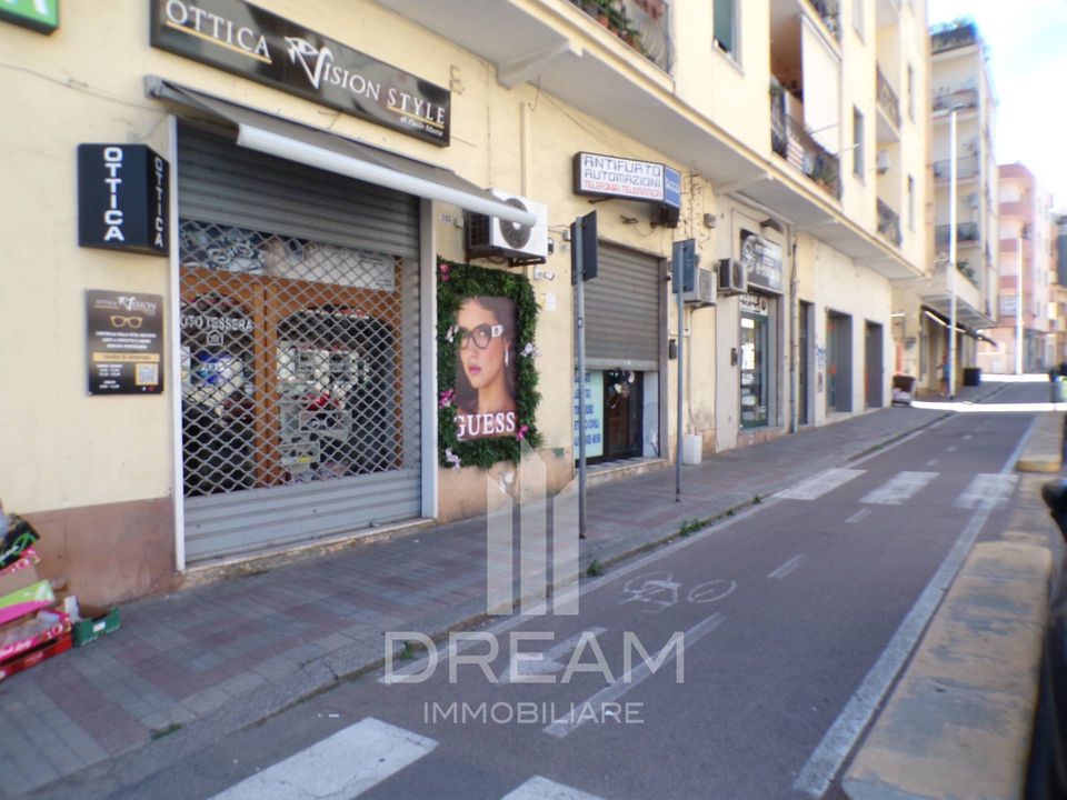 Erhvervsejendom i Cagliari, Cagliari - foto 1