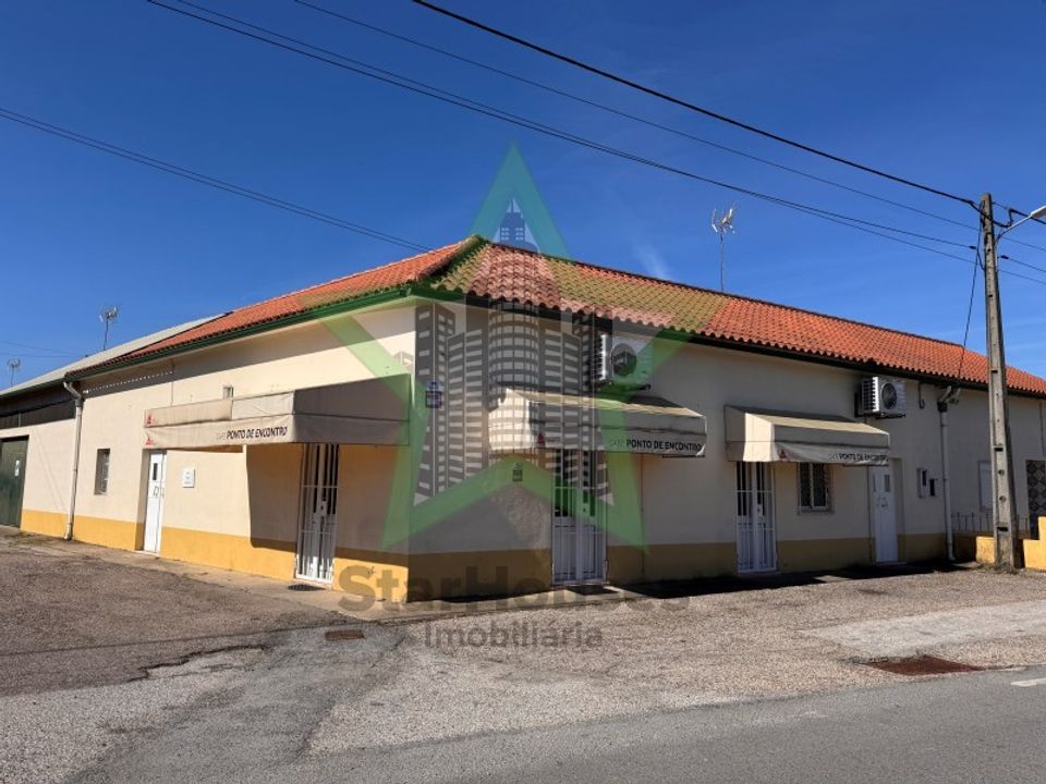 Commercial property in Casais e Alviobeira, Santarem - photo 1