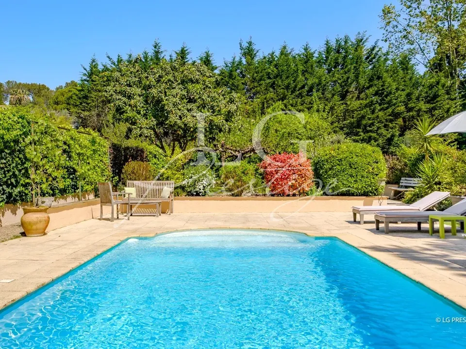 Villa i Mougins, Alpes-Maritimes - foto 1