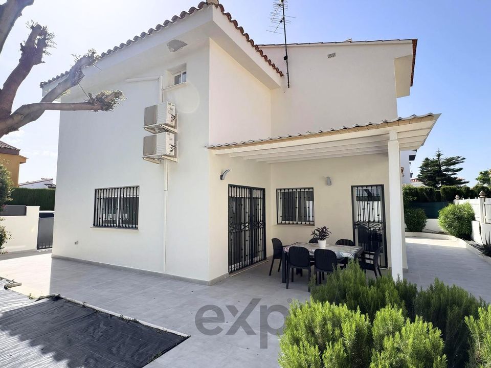 Villa i Riba-Roja De Turia, Valencia - foto 1