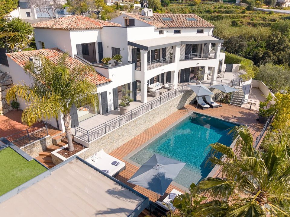 Villa i Cagnes-sur-Mer, Alpes-Maritimes - bilde 1
